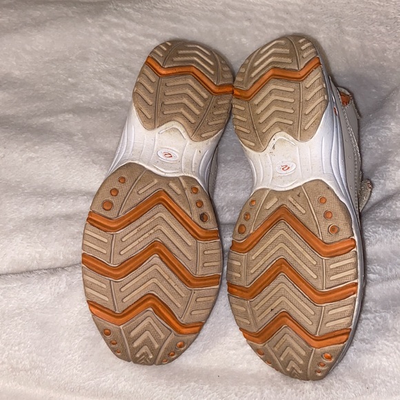 Cute shoes ! - Picture 3 of 4